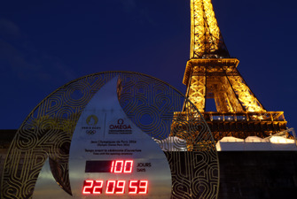 Eiffeltårnet i Paris med OL nedtælling